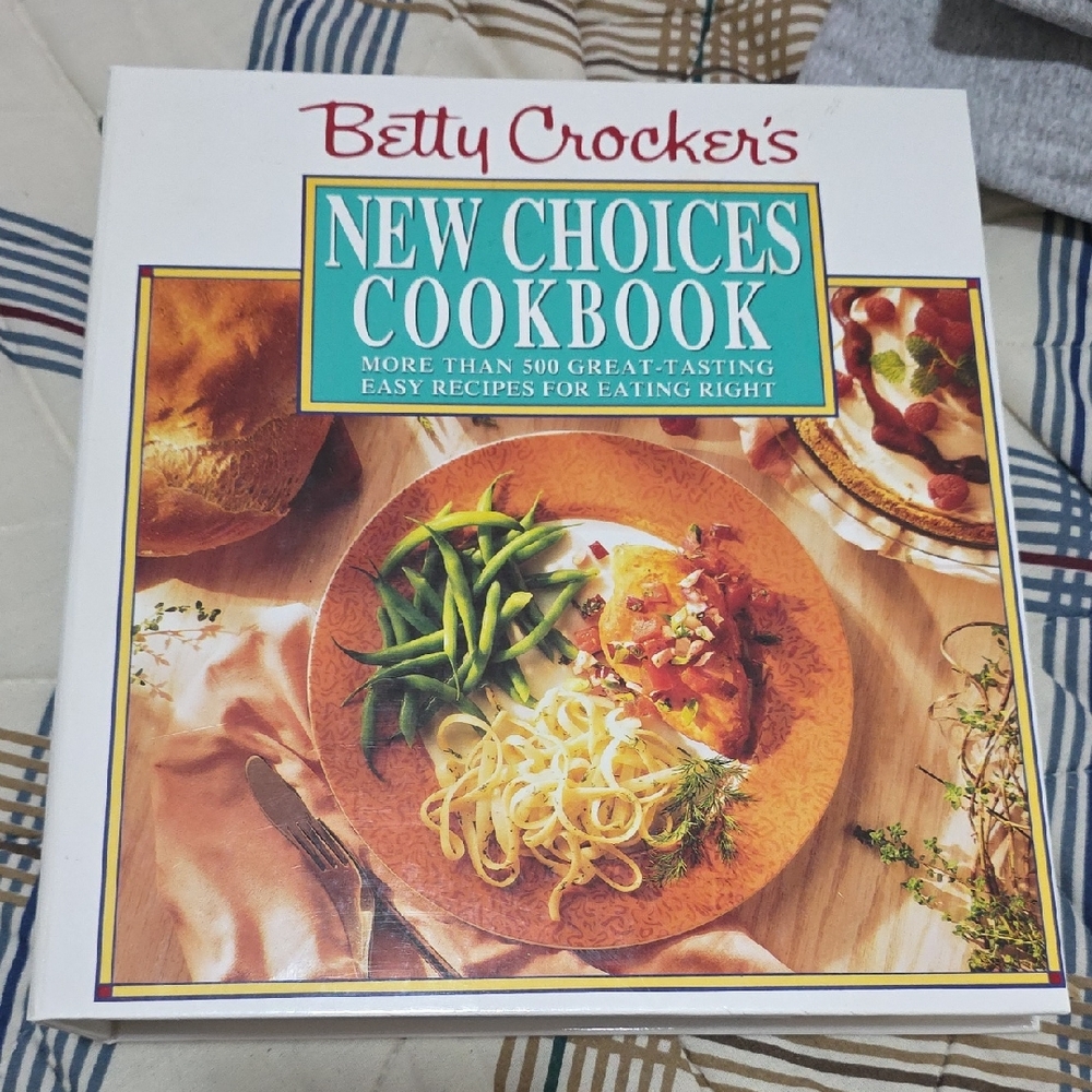 Vintage Betty Crocker's New Choices Cookbook 1993 Hardcover Ring-Bound